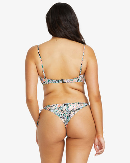 SWEET FIELDS - Bikini Bottom Billabong